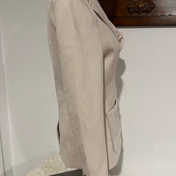 Tahari faux leather jacket - Picture 9 of 9